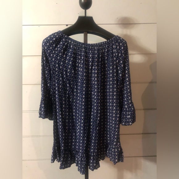 Top Long Sleeve By Terra & Sky 1x - Picture 2 of 5